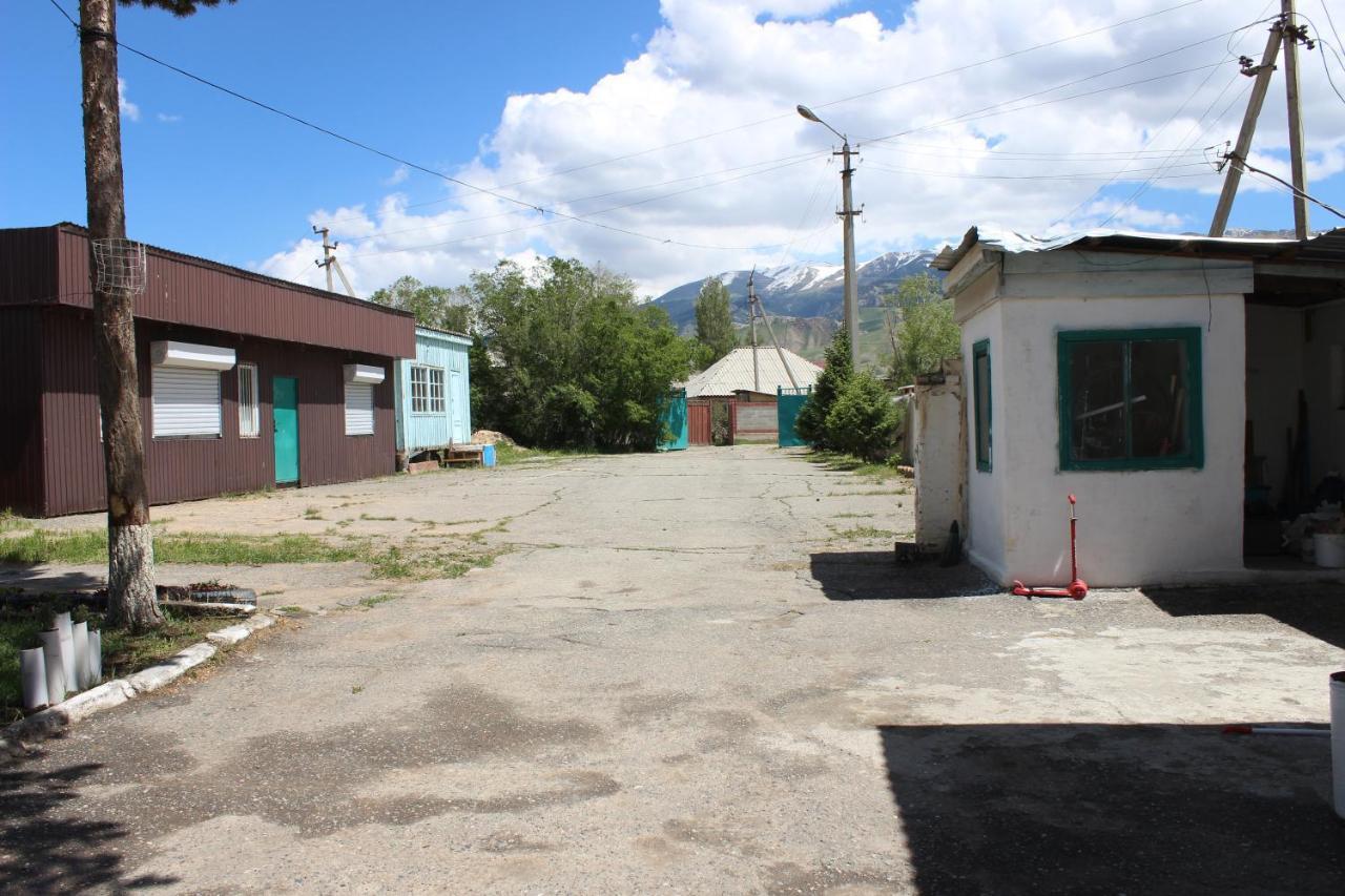 Guest House Jamal Naryn Екстериор снимка